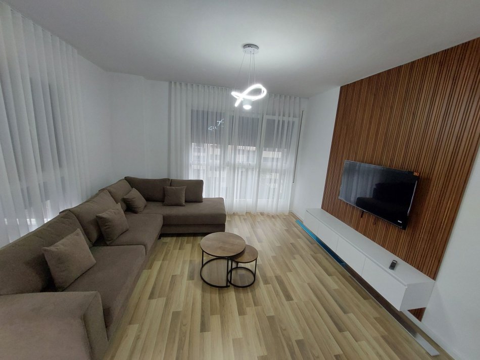 Tirane, jepet me qera apartament 2+1+Ballkon Kati 5, 110 m² 600 € (Don Bosko)