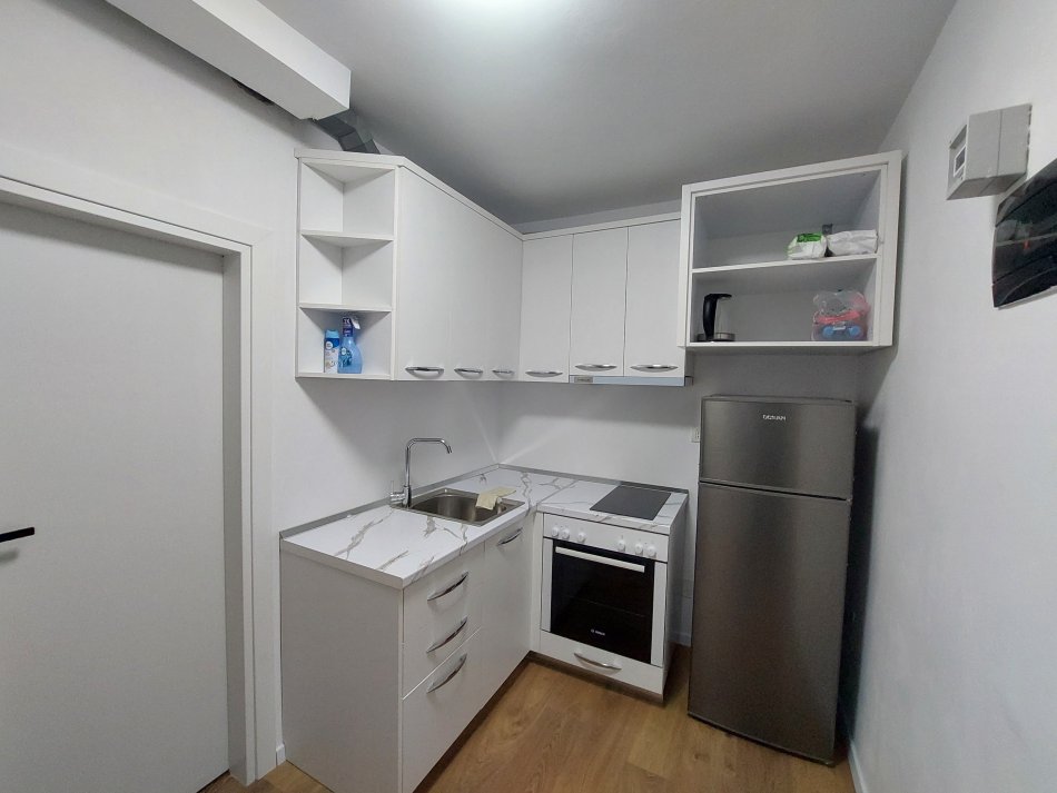 Tirane, jepet me qera garsonier 1+1 Kati 2, 35 m² 350 € 
