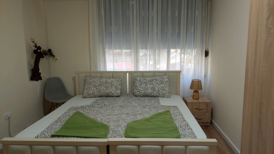 Tirane, jepet me qera apartament 1+1+Ballkon Kati 1, 55 m² 600 € 
