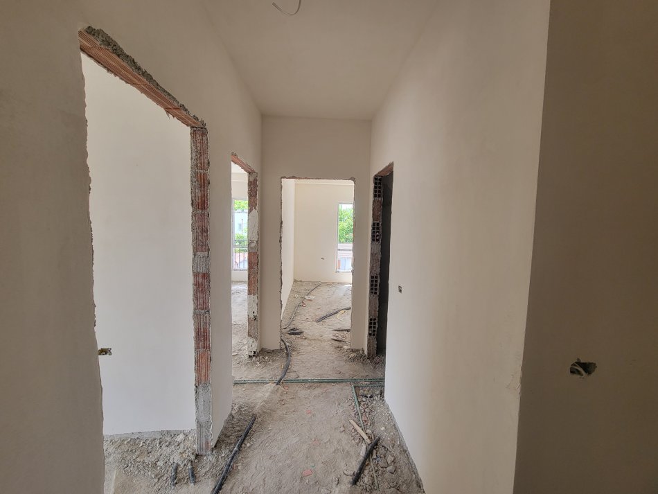 Tirane, shitet apartament 2+1+Ballkon Kati 4, 91 m² 128.000 € (Rruga Selaudin Zorba QSUT)
