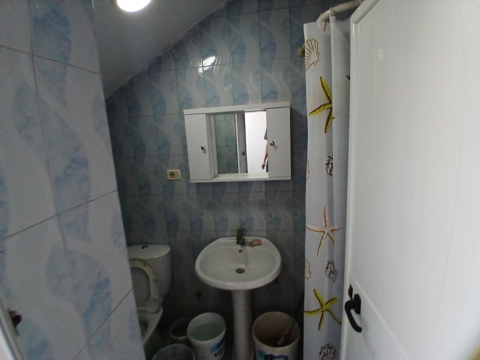 Tirane, jepet me qera apartament 1+1+Aneks Kati 1, 65 m² 400 € (Prane shkolles se kuqe)