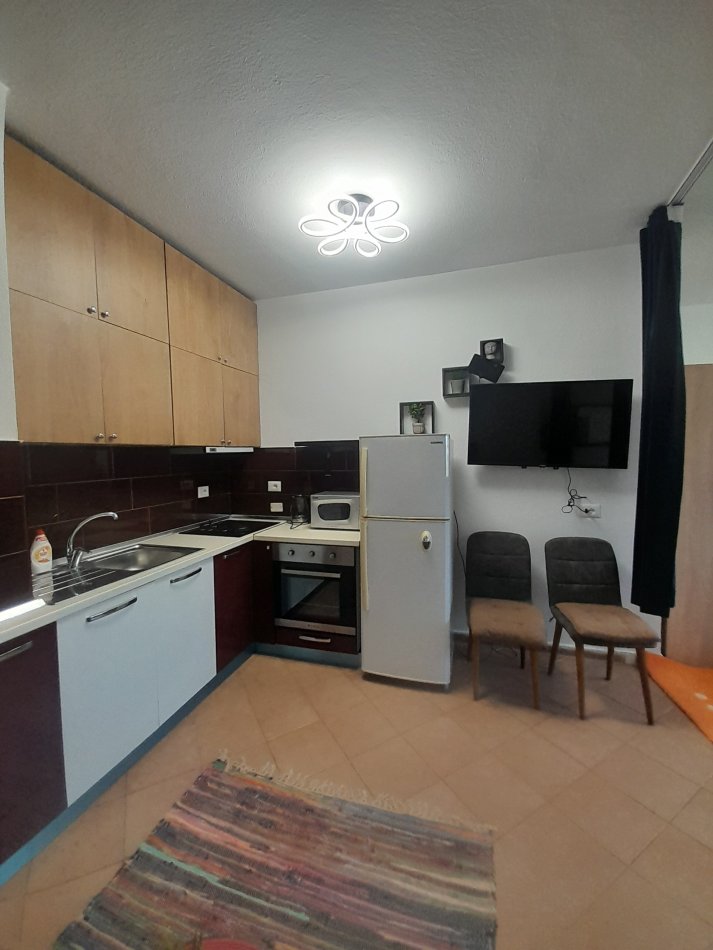 Tirane, jepet me qera Garsioner,Kati 3, 50m² 400 € (Concord Center, 5 Maj)