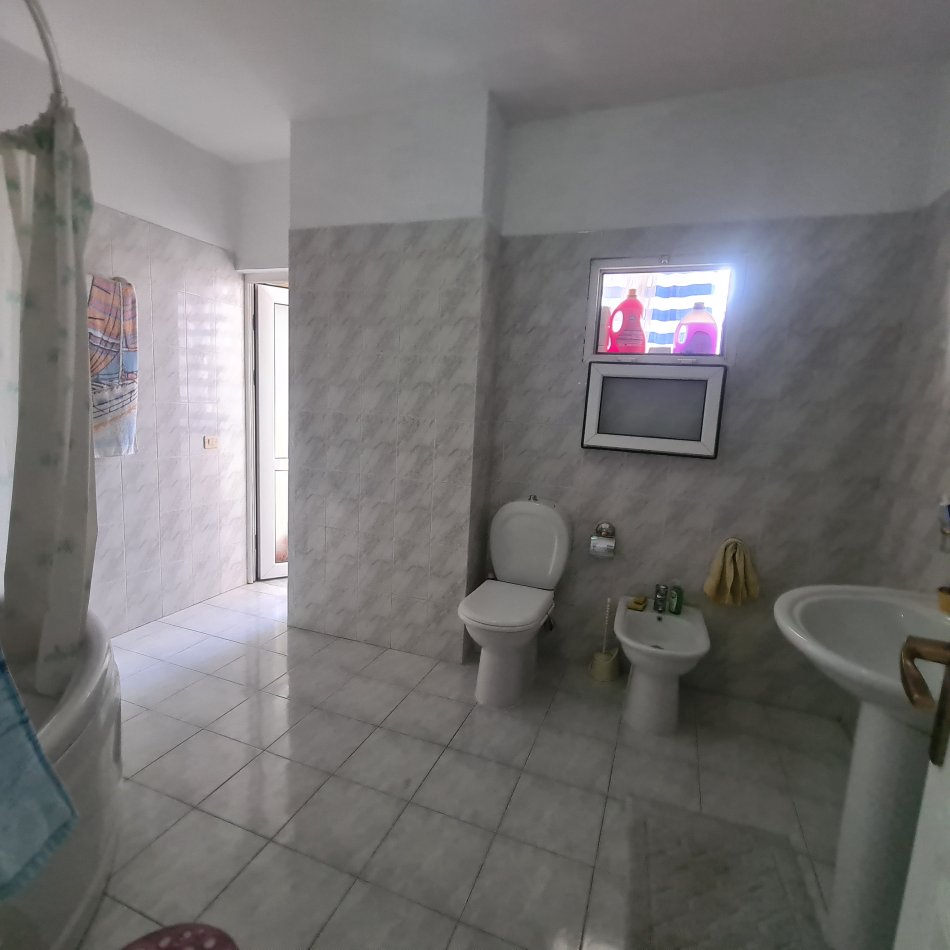 Laprak,  jap 2+1+Ballkon, Kati 5, 85 m² 550 € (Kupola)