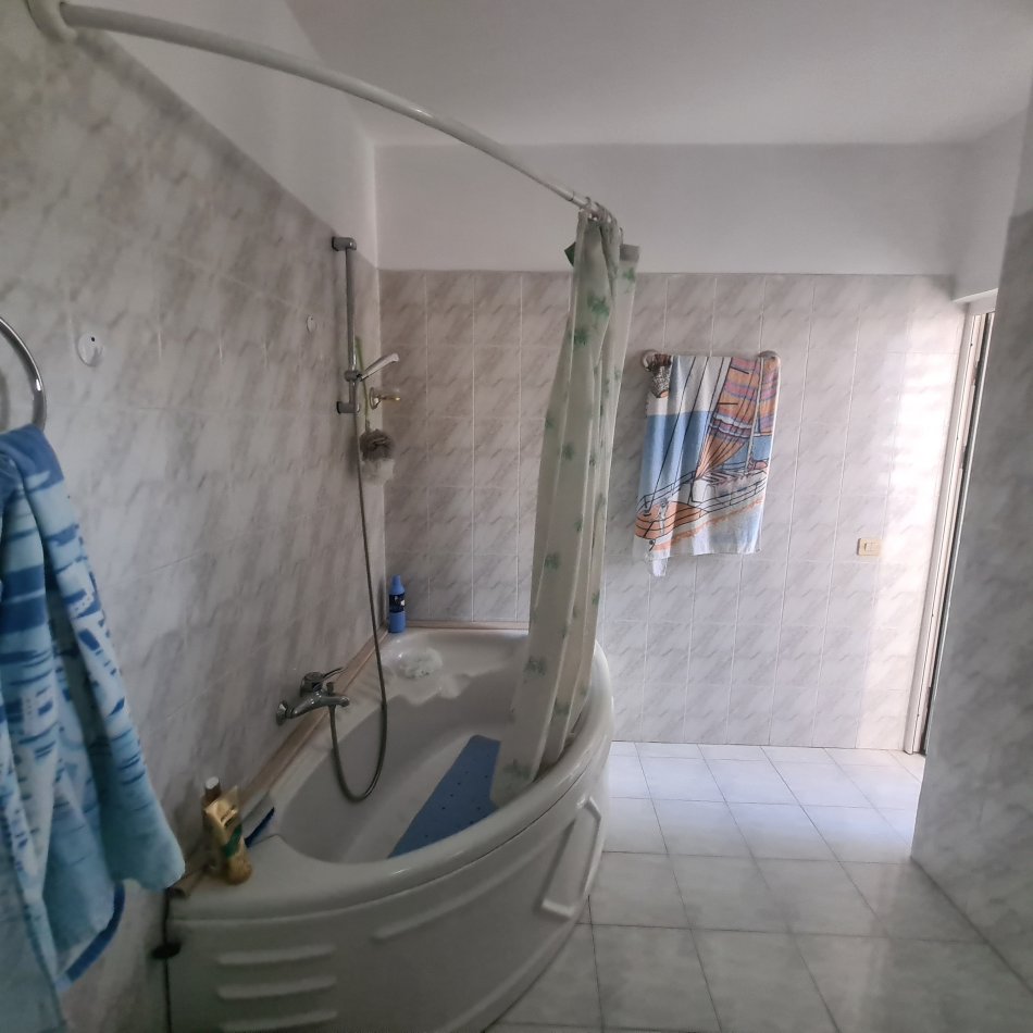 Laprak,  jap 2+1+Ballkon, Kati 5, 85 m² 550 € (Kupola)