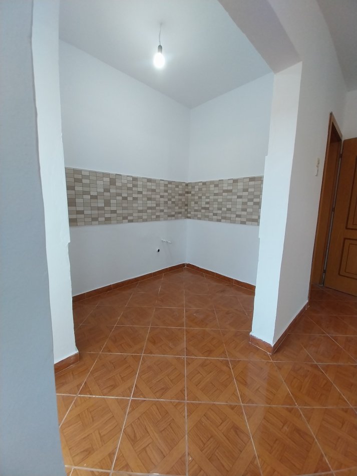 Tirane, shitet apartament 1+1+Ballkon Kati 4, 63 m² 69.001 € (Gishti)