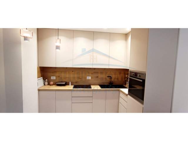 Tirane, jepet me qera apartament 2+1+BLK Kati 12, 113 m² 600 Euro (Rruga e Kavajes)