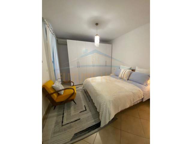 Tirane, jepet me qera apartament 2+1+BLK Kati 6, 97 m² 900 Euro (Bulevardi Dëshmorët E Kombit,)