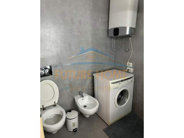 Tirane, jepet me qera apartament 2+1+BLK Kati 4, 99 m² 700 Euro (Kopshti Botanik)