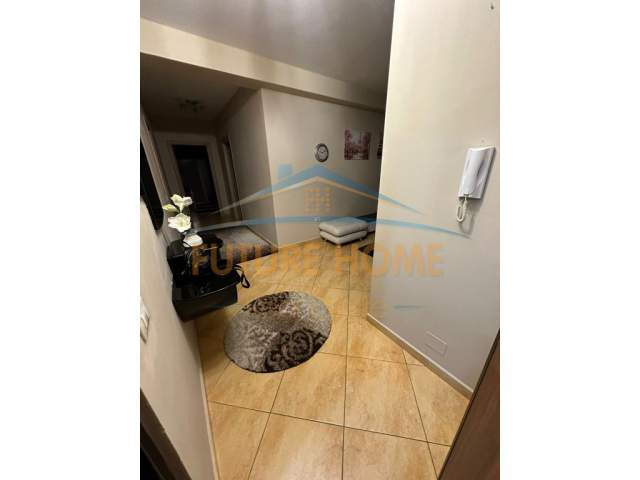 Tirane, jepet me qera apartament 2+1+BLK Kati 4, 99 m² 700 Euro (Kopshti Botanik)