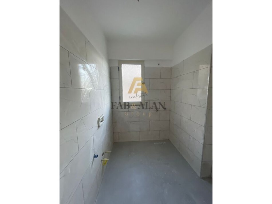 Vlore - Lungomare - Uji i Ftohte, shitet garsonier , Kati 1, 33 m² 53,000 € (Lungomare)