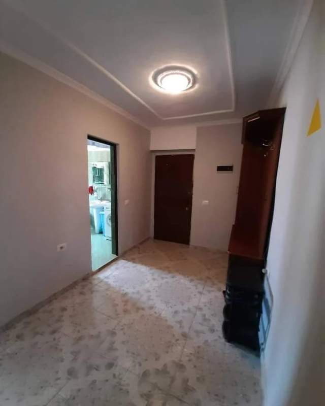 Tirane, jepet me qera apartament 1+1 Kati 4, 60 m² 400 Euro (Ali Demi)