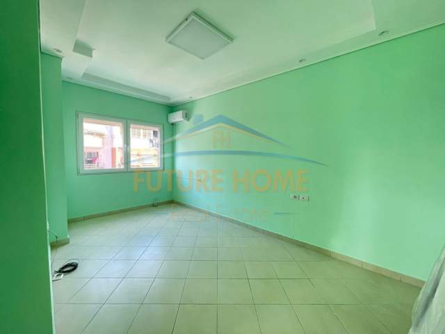 Tirane, shes apartament 3+1+BLK Kati 6, 98 m² 100.000 Euro (Yzberisht)