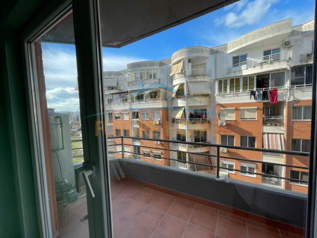 Tirane, shes apartament 3+1+BLK Kati 6, 98 m² 100.000 Euro (Yzberisht)