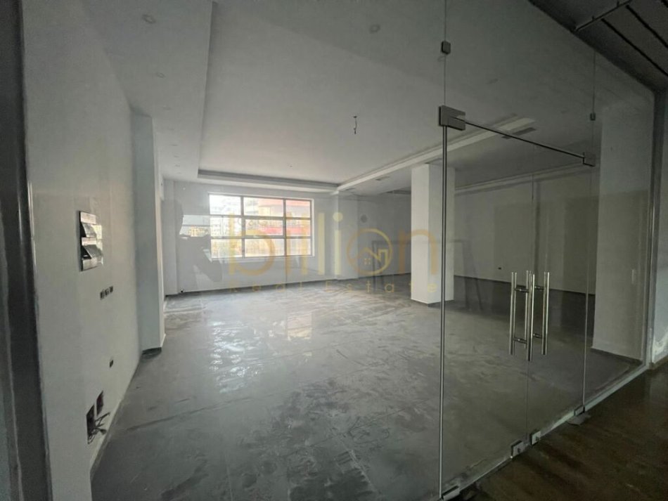 Tirane, shitet ambjent biznesi Kati 1, 242 m² (ASTIR)