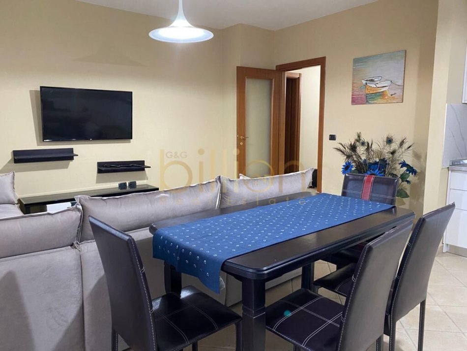 Tirane, jepet me qera apartament 2+1 Kati 10, 103 m² 900 € (9 Katëshet, Tiranë)