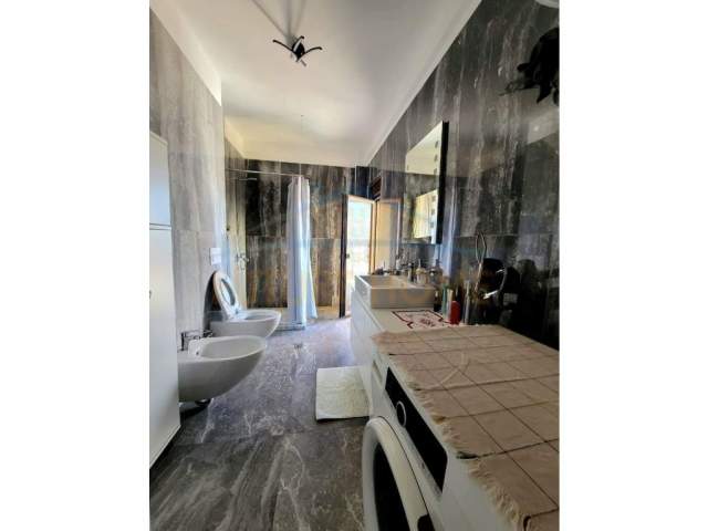 Korce, shitet apartament 2+1+BLK Kati 3, 114 m² 97.000 Euro (Bulevard Gjergj Kastrioti, Korçë)