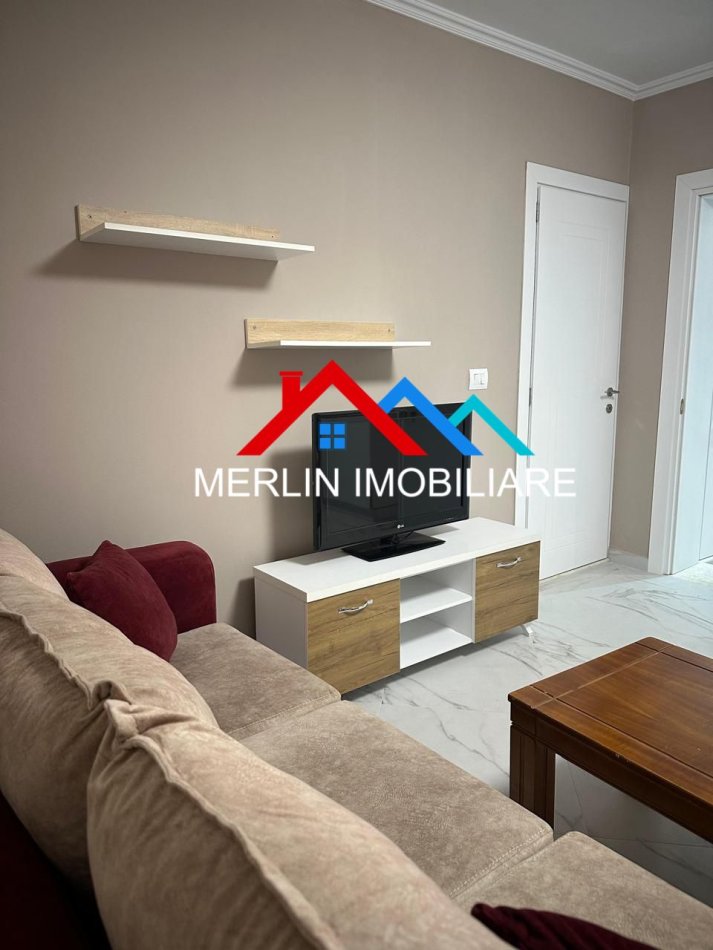 Tirane, jepet me qera apartament 1+1 Kati 2, 60 m² 400 € (SAUK)