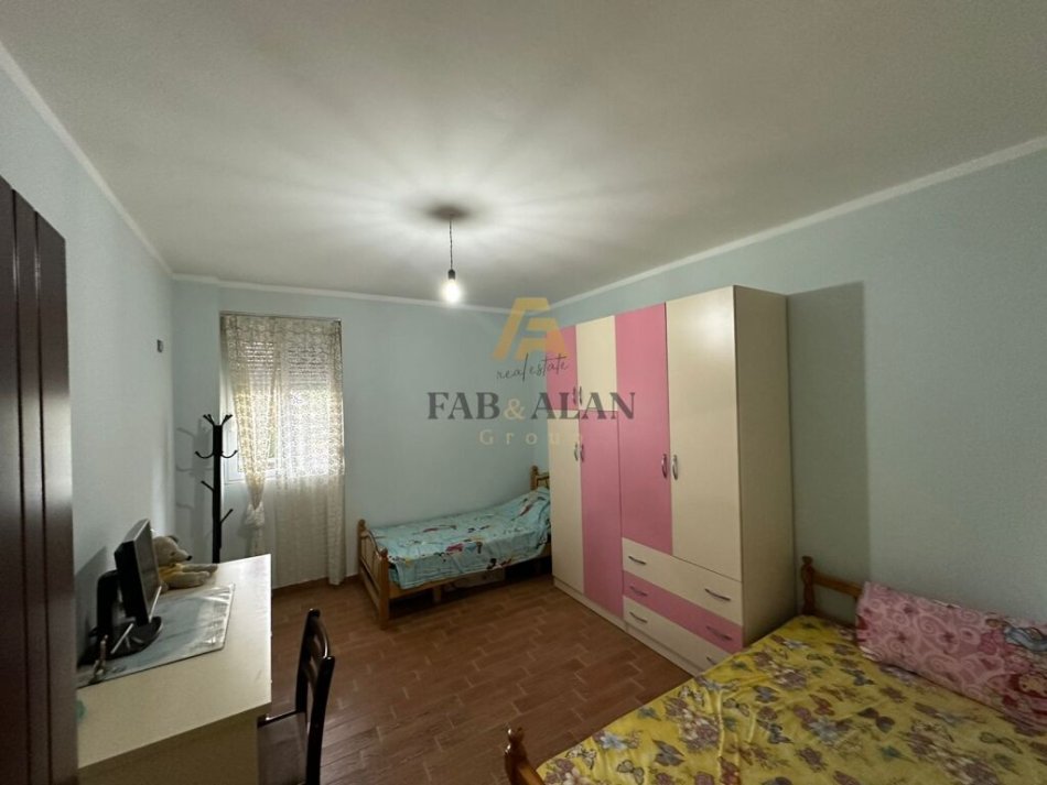 Vlore, shitet apartament 2+1 Kati 2, 106 m² 185,000 € (Lungomare)