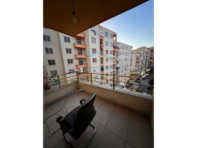 Tirane, jepet me qera 2+1+BLK Kati 5, 104 m² 350 Euro