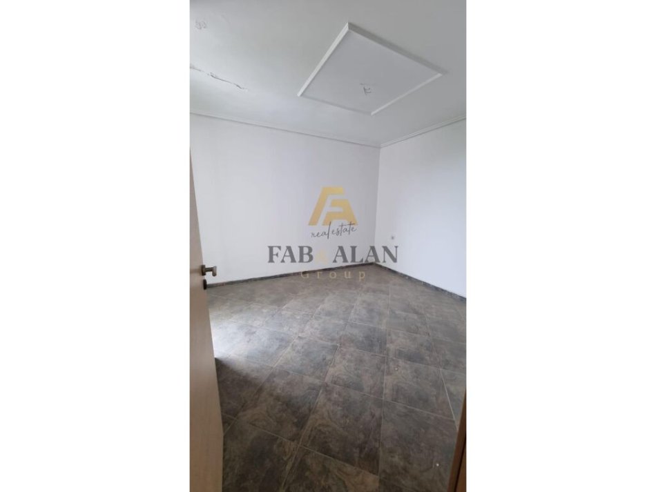 Tirane, shitet apartament 3+1 Kati 4, 122 m² 155,000 € (Varri i Bamit)