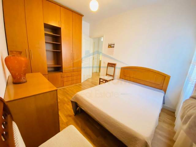 Tirane, jepet me qera apartament 1+1 Kati 4, 70 m² 400 Euro (kodra diellit)