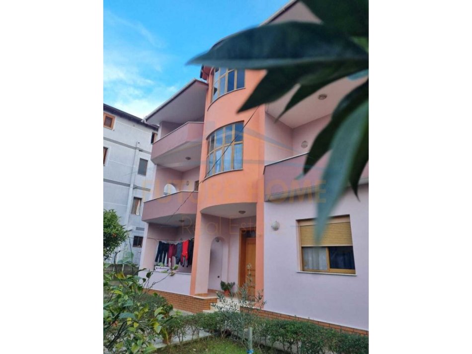 Durres, shitet shtepi 3 Katshe Kati 0, 359 m² 280.000 € (Tregu Industrial, Durres)