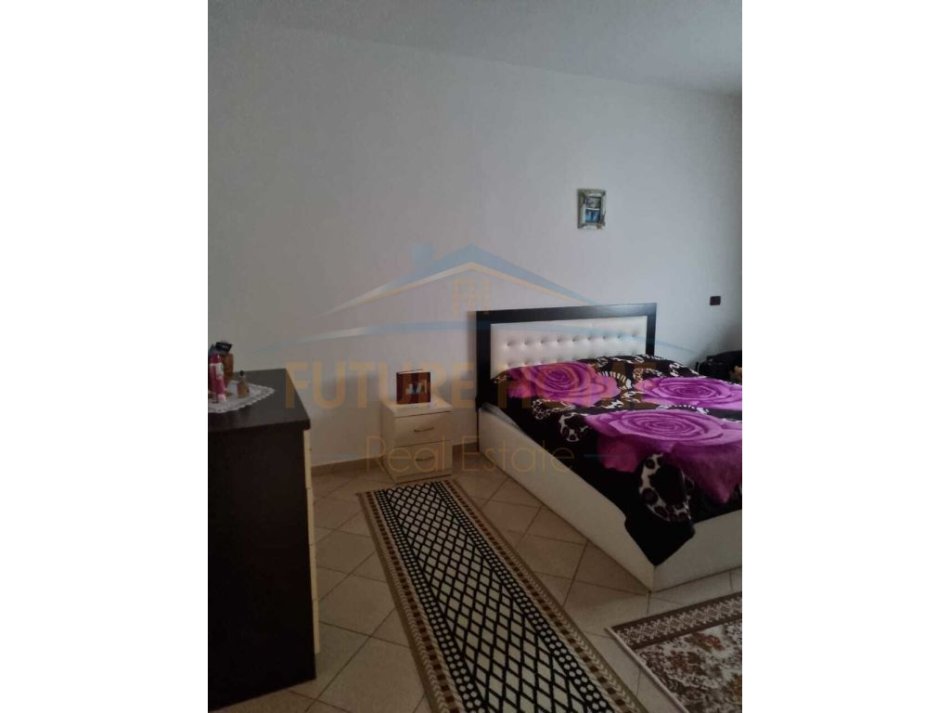 Durres, shitet shtepi 3 Katshe Kati 0, 359 m² 280.000 € (Tregu Industrial, Durres)