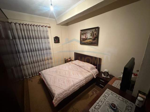Korce, shitet apartament 2+1+BLK Kati 4, 72 m² 41.500 Euro (Lagjia 16, Korçë)