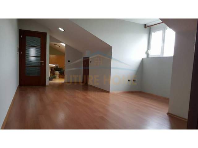 Korce, shitet apartament Dublex Kati 4, 211 m² 60.000 Euro (Lagjia 8, Korçë)