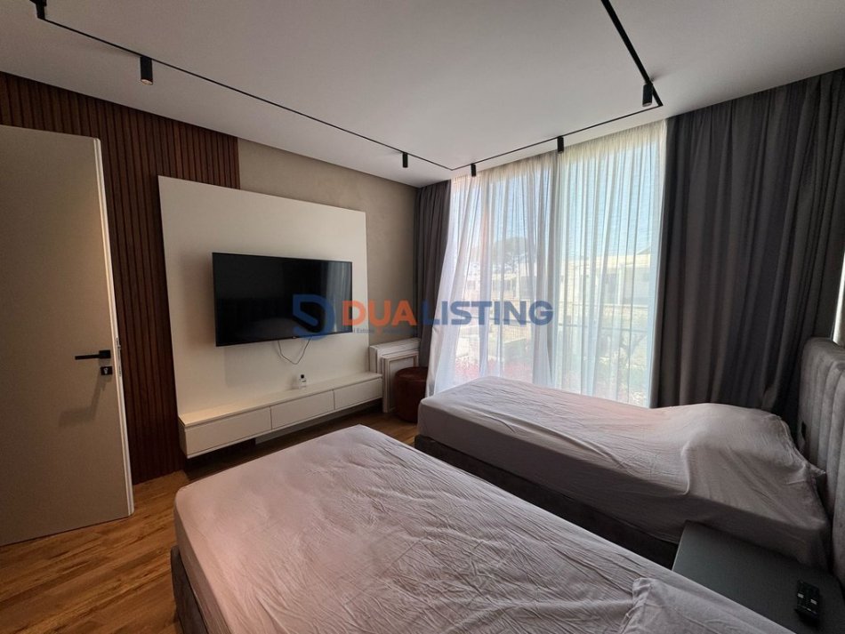 Durres, shitet Vile 3+1+Aneks+Ballkon Kati 0, 345 m² 800.000 € (Gjiri i Lalzit)