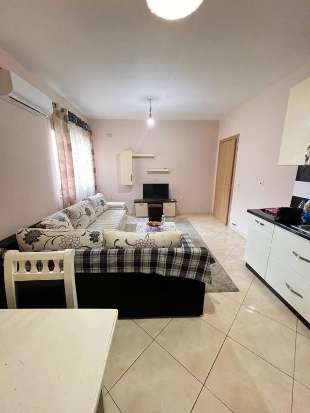 Tirane, shitet apartament 1+1+BLK Kati 8, 56 m² 60.000 Euro (Kthesa Kamzes Prane Spitalit Hygeia)
