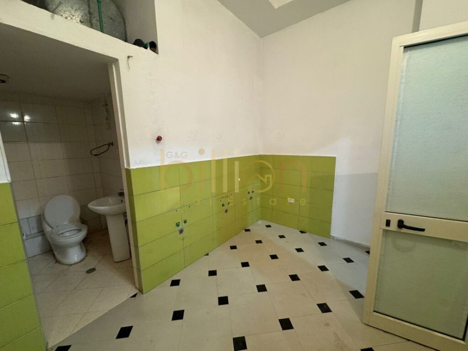 Tirane, jepet me qera ambjent biznesi Kati 0, 139 m² 1.000 € (Rruga Teodor Keko,Astir)