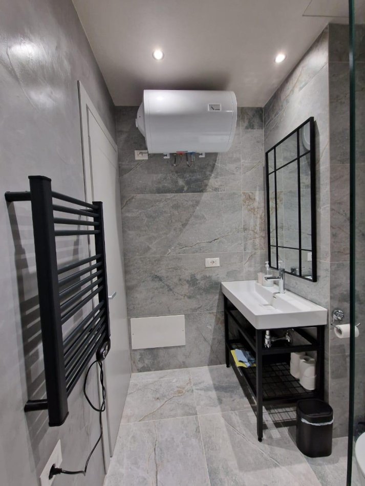 Tirane, jepet me qera 1+1 Kati 3, 60 m² 700 € (kopshti zoologjik)