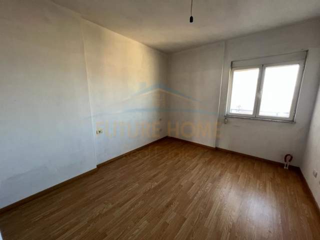 Korce, shitet apartament 2+1+BLK Kati 8, 108 m² 56.000 Euro (Terminali I Autobuzave, Korçë)