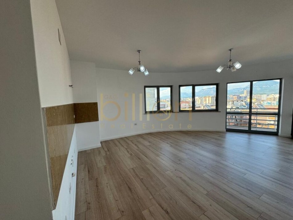 Tirane, shitet apartament 1+1+Ballkon Kati 5, 71 m² 155.000 € (Zogu Zi, Tirana, Albania)
