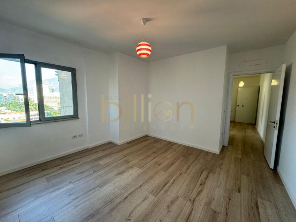 Tirane, shitet apartament 1+1+Ballkon Kati 5, 71 m² 155.000 € (Zogu Zi, Tirana, Albania)