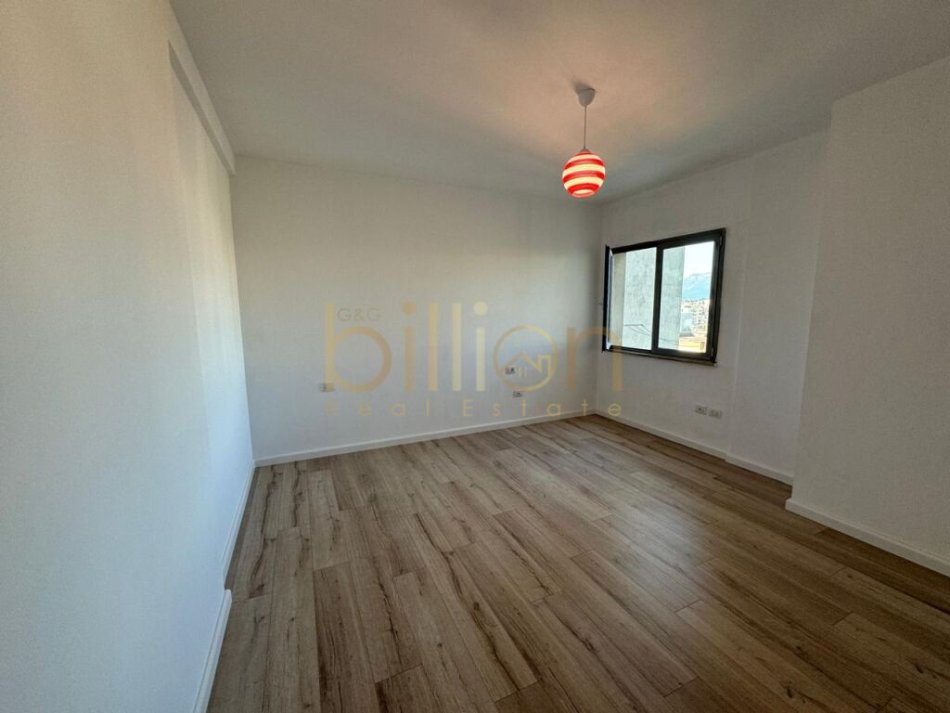 Tirane, shitet apartament 1+1+Ballkon Kati 5, 71 m² 155.000 € (Zogu Zi, Tirana, Albania)