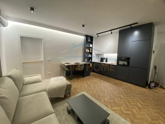 Durres, jepet me qera apartament 1+1 75 m² 800 Euro (VOLLGA)