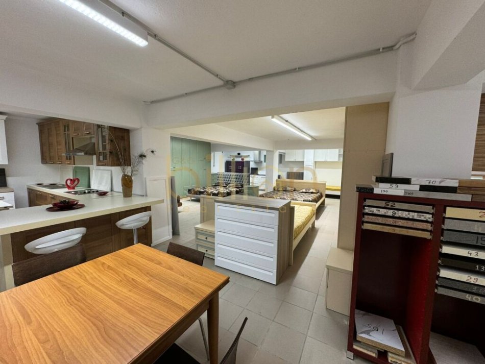 Tirane, shitet Kati -1, 250 m² 620.000 € (Rruga Abdyl Frasheri, Tirana, Albania)