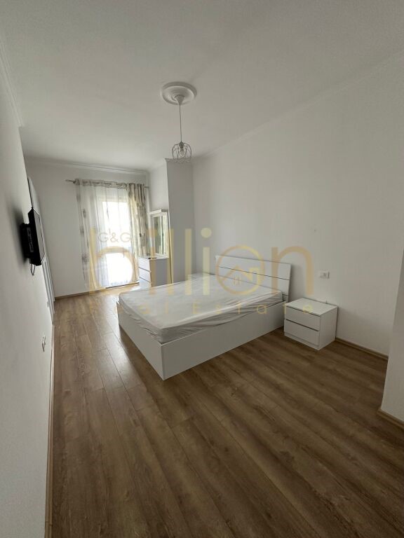 Tirane, jepet me qera apartament 2+1 Kati 5, 90 m² 800 € (Komuna e Parisit, Tirana, Albania)