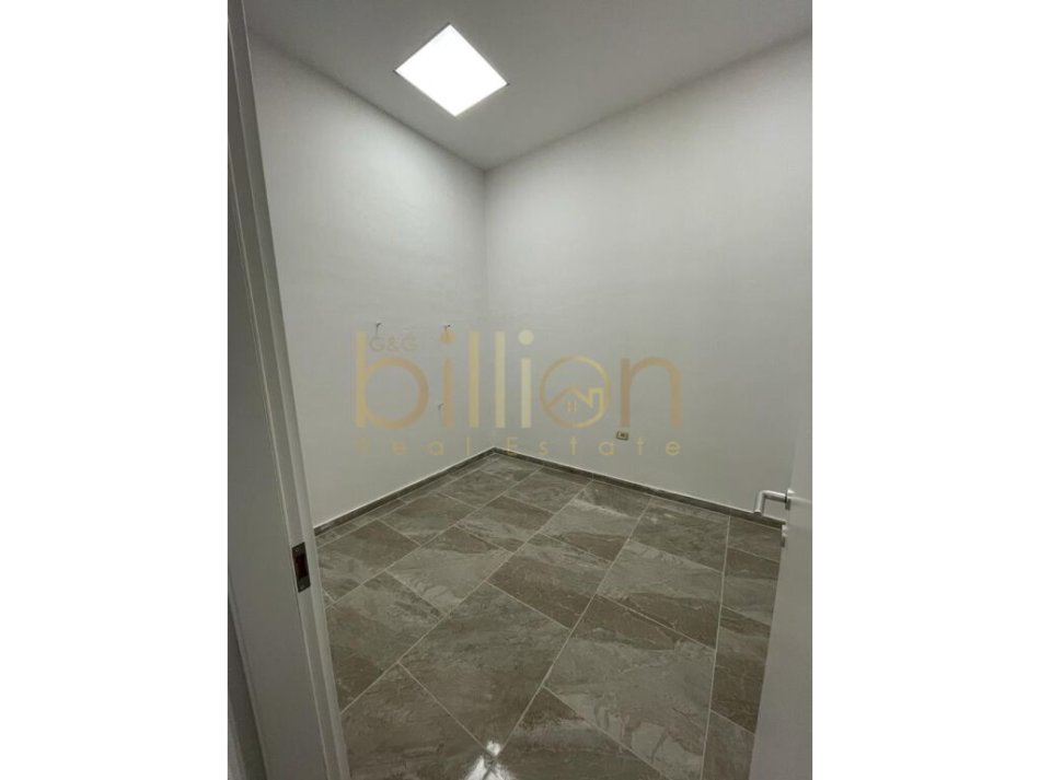 Tirane, jepet me qera ambjent biznesi Kati 0, 137 m² 1.200 € (ISH PARKU, Tirana, Albania)