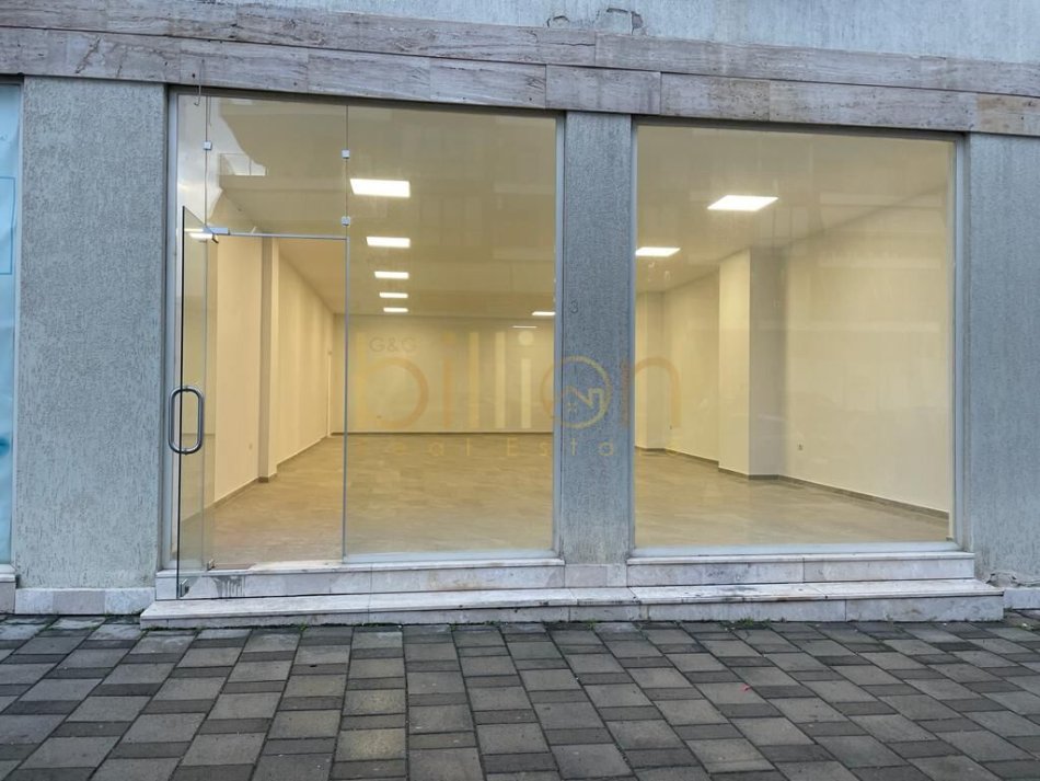 Tirane, jepet me qera ambjent biznesi Kati 0, 137 m² 1.200 € (ISH PARKU, Tirana, Albania)