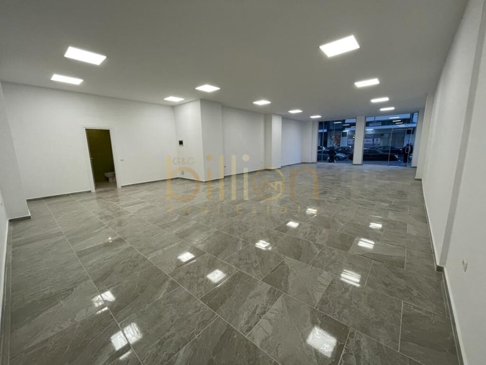 Tirane, jepet me qera ambjent biznesi Kati 0, 137 m² 1.200 € (ISH PARKU, Tirana, Albania)