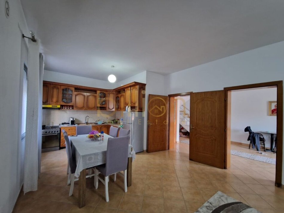 shitet Vile 2 Katshe Kati 2, 315 m² 280.000 € (Yrshek, Tirana, Albania)