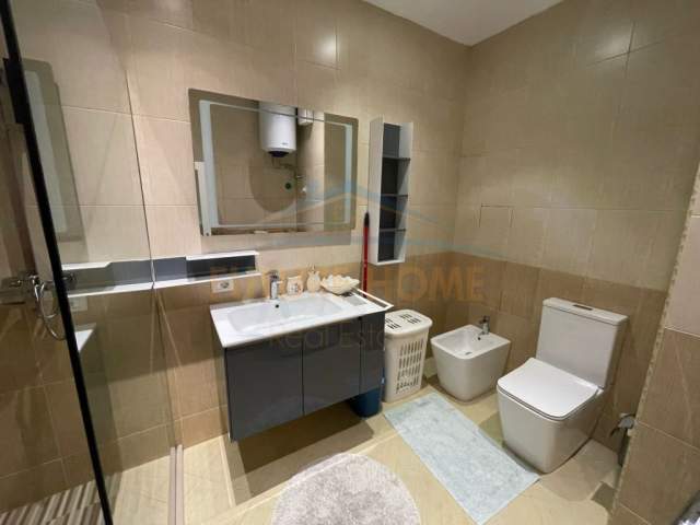 Tirane, jepet me qera apartament 2+1+BLK Kati 4, 110 m² 700 Euro (Rruga e Elbasanit)