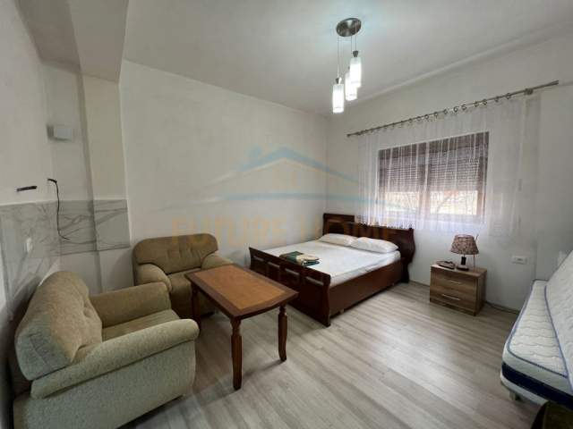 Pogradec, shitet hotel Kati 3, 250 m² 400.000 Euro (Lagjia 1, Pogradec.)