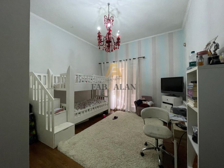 Tirane, shitet apartament 2+1 Kati 4, 120 m² 350,000 € (Qendra e Tiranes)
