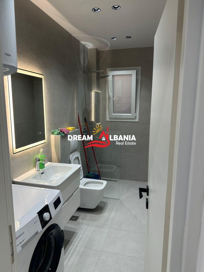 Tirane, jepet me qera apartament 2+1+Ballkon Kati 3, 65 m² 800 € (Abdyl Frasheri)