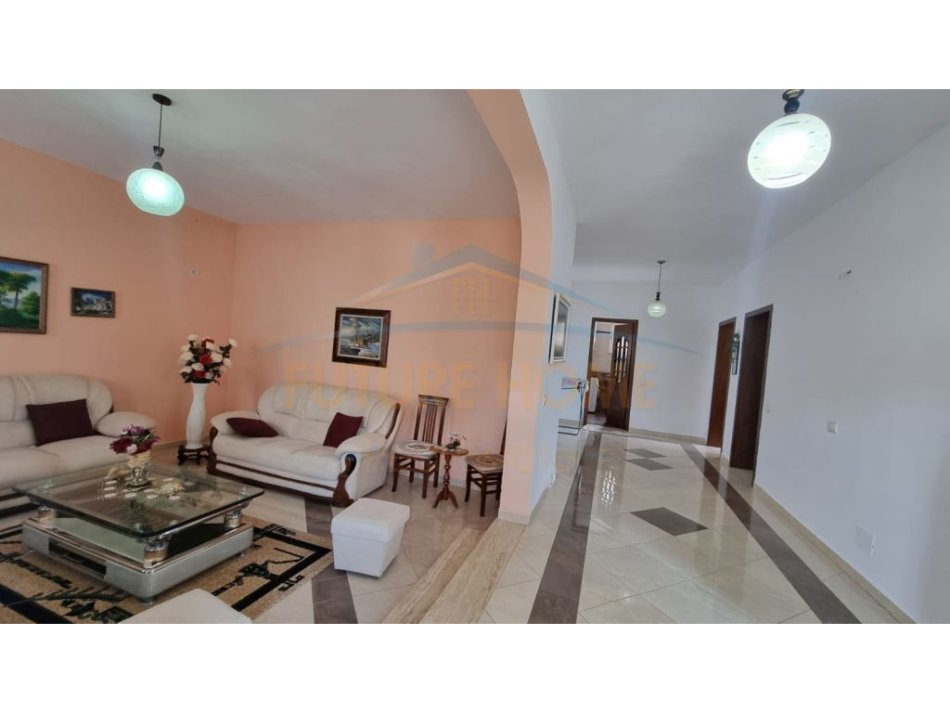 Durres, shitet Vile 2 Katshe Kati 0, 309 m² 190.000 € (Manez, Gjiri i Lalezit)