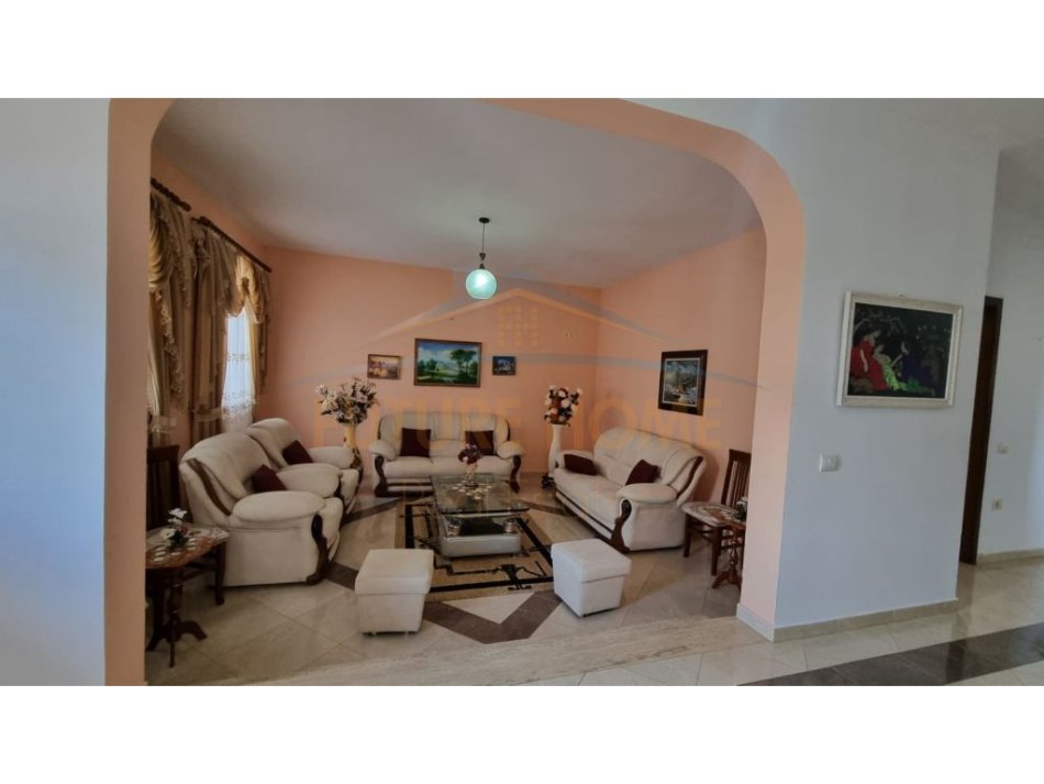 Durres, shitet Vile 2 Katshe Kati 0, 309 m² 190.000 € (Manez, Gjiri i Lalezit)